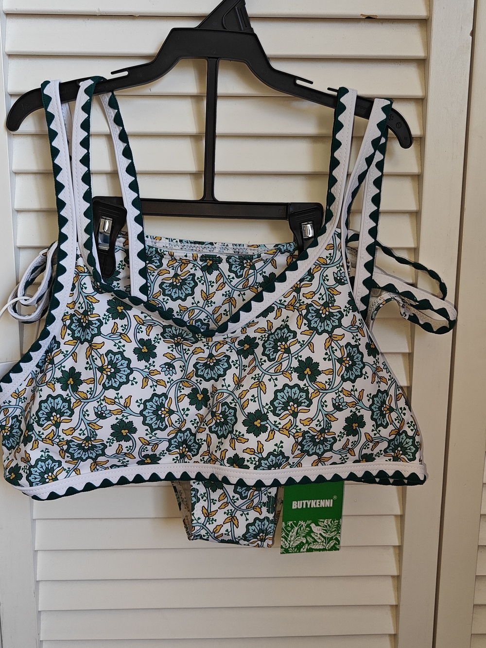 NWT Butykenni 2-piece Bikini set With Green and White Floral Print Size M